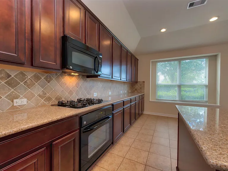 6906 Patterson Dr — Photo 9
