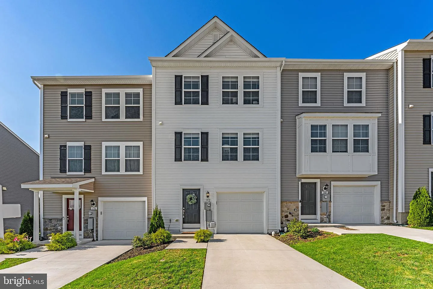 192 Tate Manor Dr photo 1
