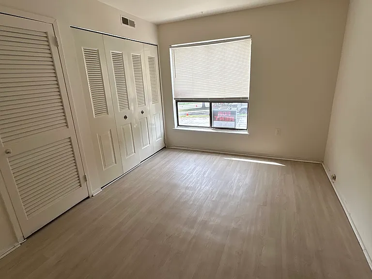 425 Christopher Ave #14 — Photo 27