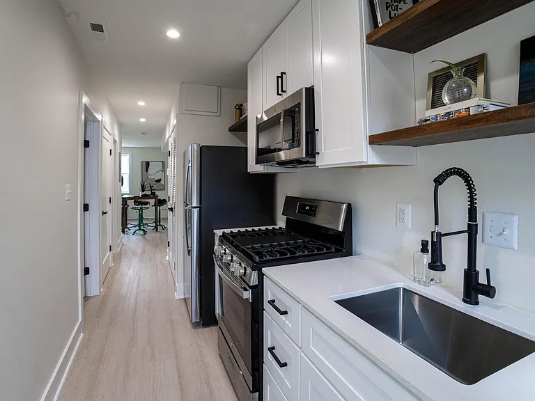 1822 I St NE #3 — Photo 1