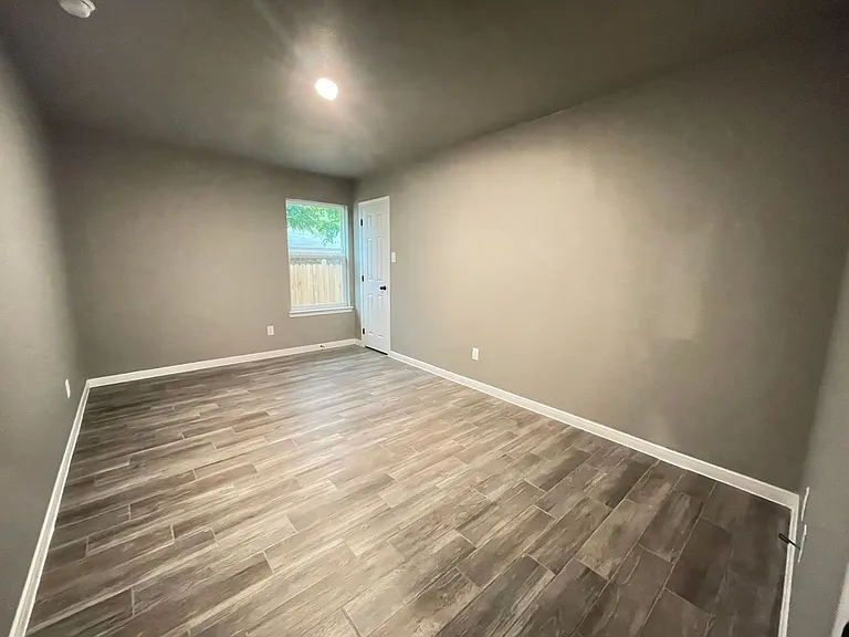 208 W Beeline Ln — Photo 10