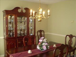 4th image of 45 Longwood Dr