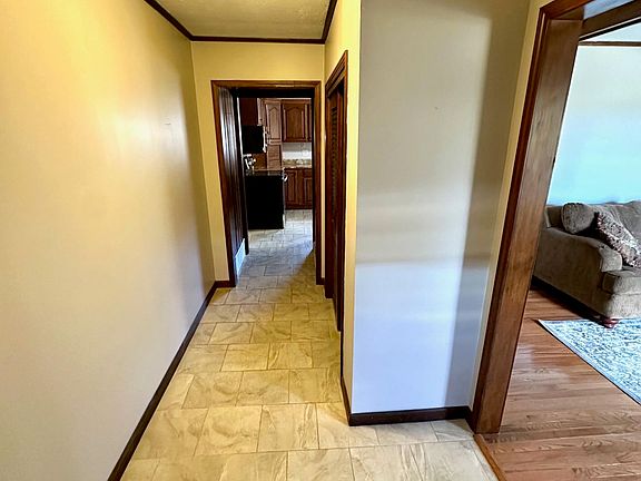 2nd image of 1613 Sandusky Rd