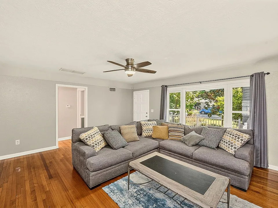 100 N Arcturas Ave