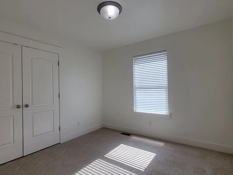 1652 W Brooke St — Photo 17