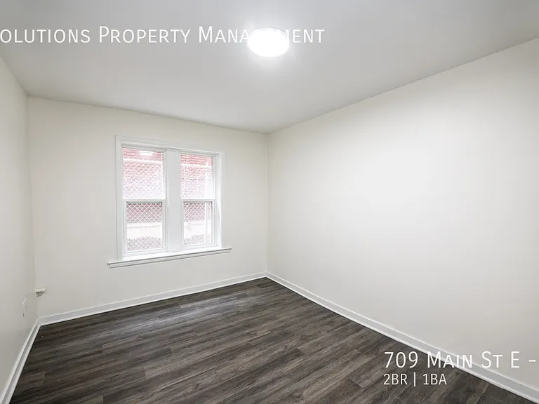 709 Main St E #3 — Photo 11