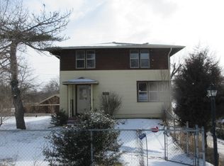 13 W Hawthorne Dr, Round Lake Beach, IL