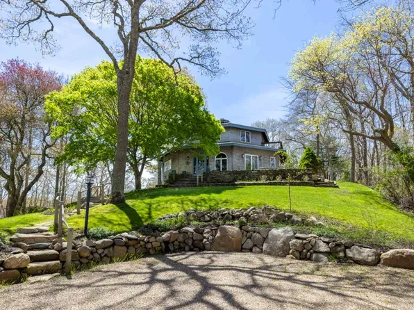 131 Shubael Weeks Rd, West Tisbury, MA 02575