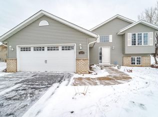 19798 Calgary Trl, Farmington, MN 55024