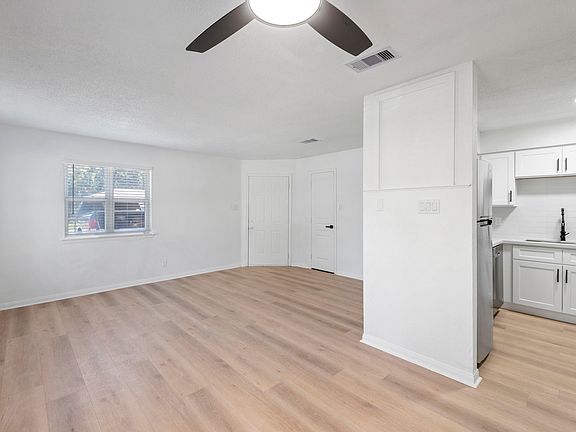 2nd image of 700 Lyle West Ave #B