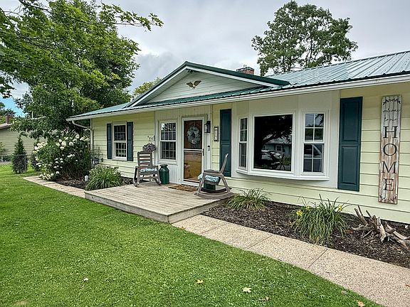 3rd image of 12 Oswego Ln
