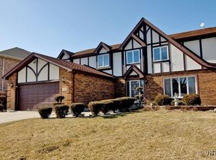 116 N Oak Mill St, Addison, IL 60101