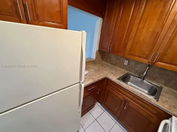 4370 NW 11th St APT 214, Miami, FL 33126
