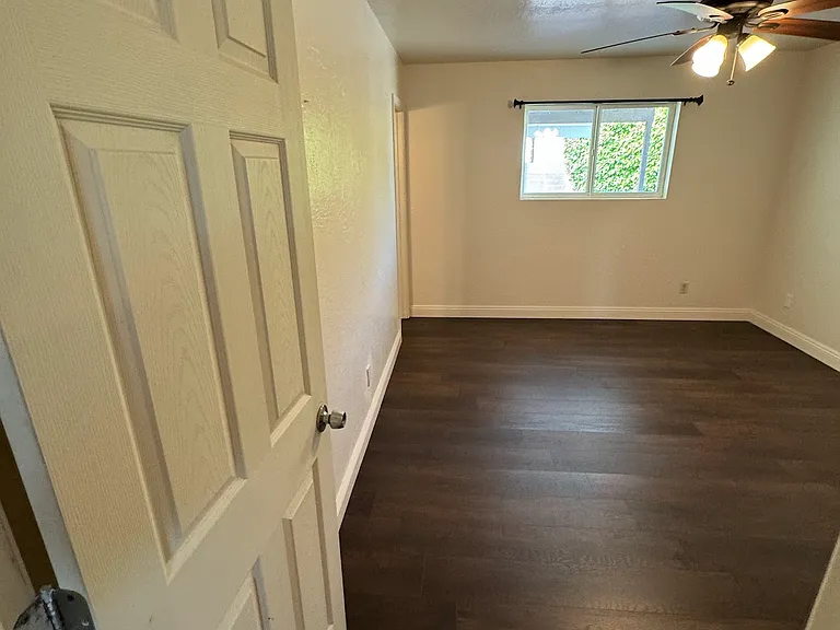 97 E Huntington Dr — Photo 15