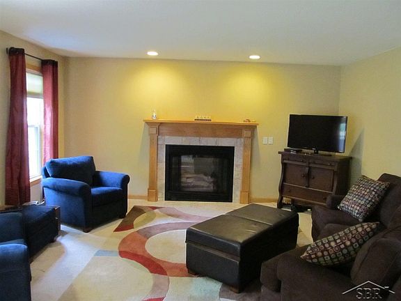 2nd image of 8827 Northway Cir