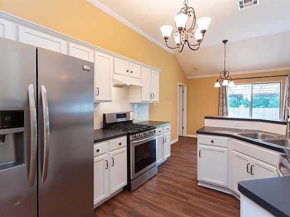 5th image of 2508 Willow Way