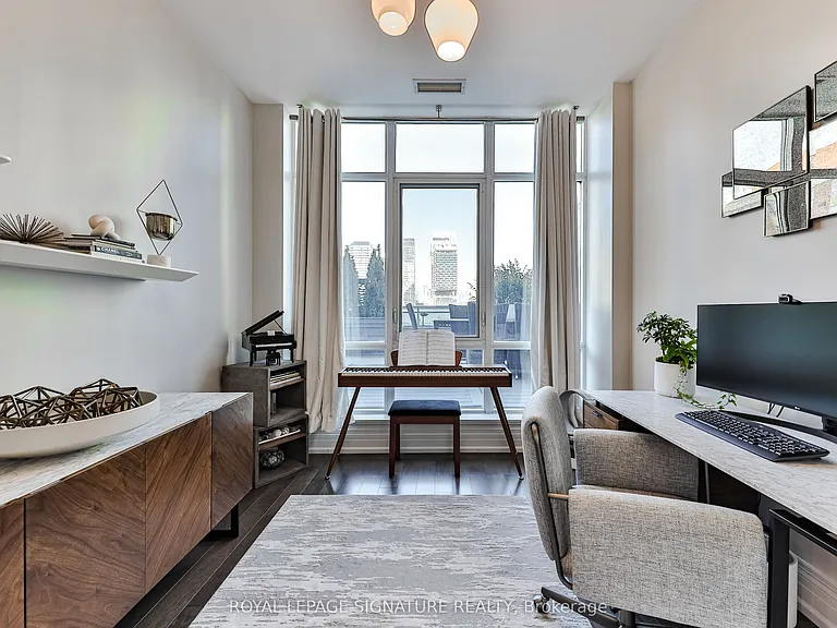 112 George St S #902 — Photo 17