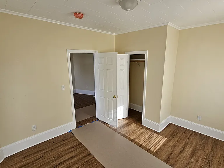 8 Robinson St #2R — Photo 10