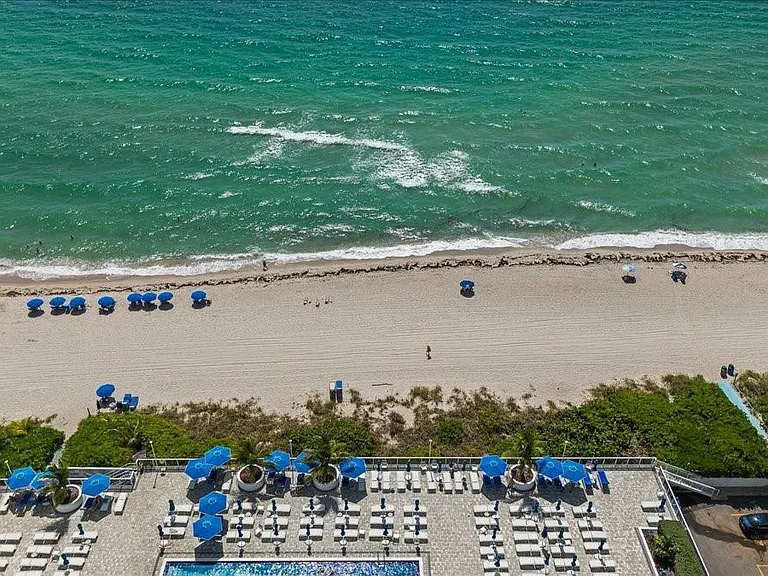 1890 S Ocean Dr #Penthouse 4 — Photo 37