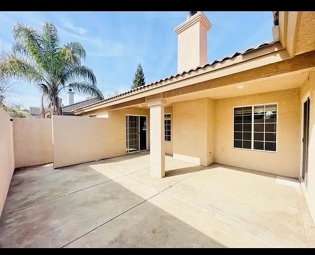 5185 Congressional St — Photo 2