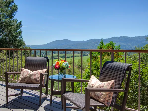 173 Knoll Pl, Saint Helena, CA 94574