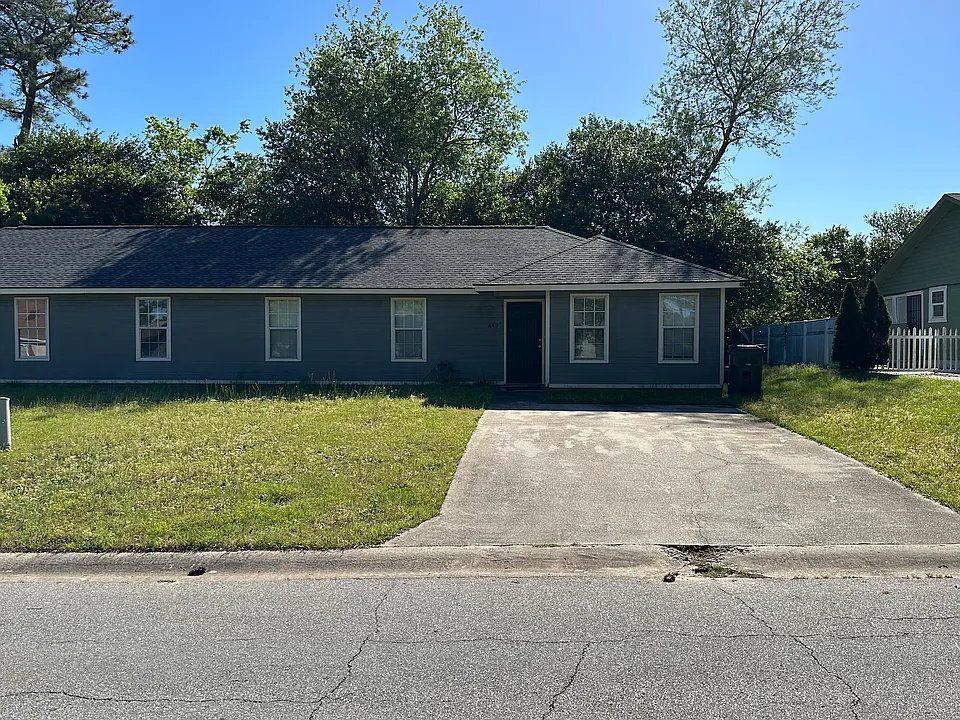 642 Maplewood Dr