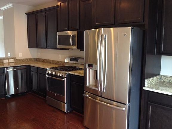 2nd image of 213 Woodstream Cir