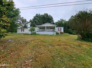 210 Ellis Cove Ln, Oneida, TN 37841