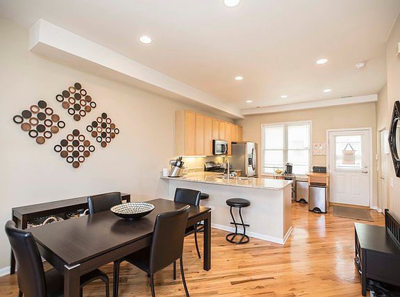 5th image of 2251 W Saint Paul Ave APT 3B