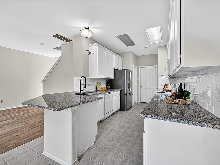 16855 Carrollton Creek Ln — Photo 7