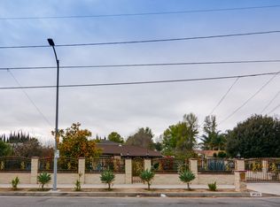 19126 Strathern St, Reseda, CA 91335