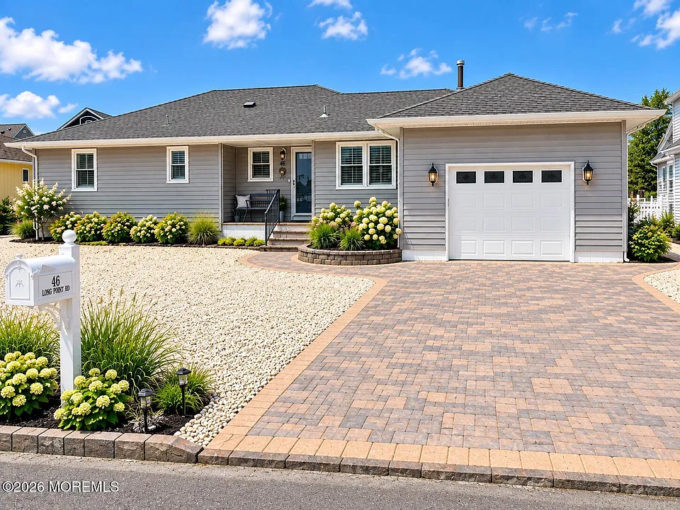 46 Longpoint Dr