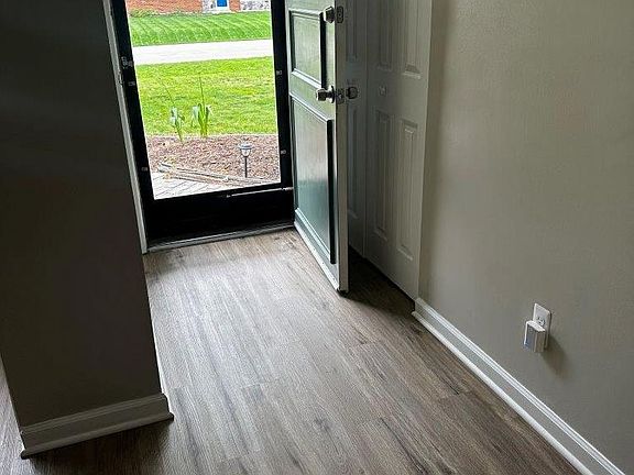4th image of 35280 Edythe Dr
