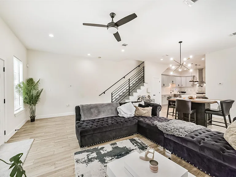 6008 Canal St — Photo 10