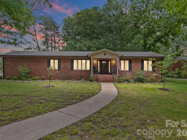 406 S Magnolia St, Mooresville, NC 28115