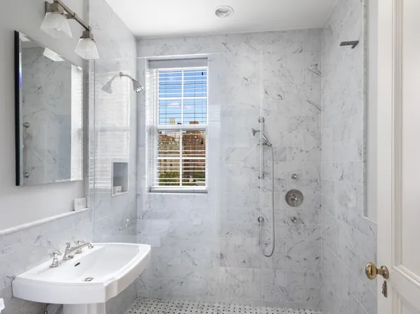 775 Park Avenue image 19 of 20