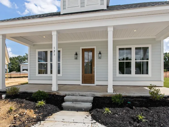 123 Cottage Ln, Greenwood, SC 29649