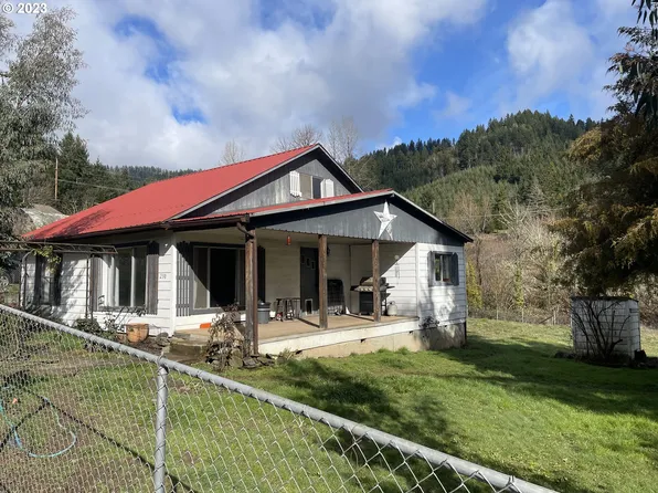 230 Krewson Dr, Drain, OR 97435