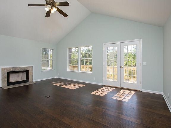 5th image of 318 Peachtree St