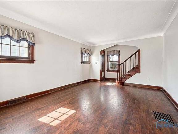 3rd image of 4565 Overland Pkwy