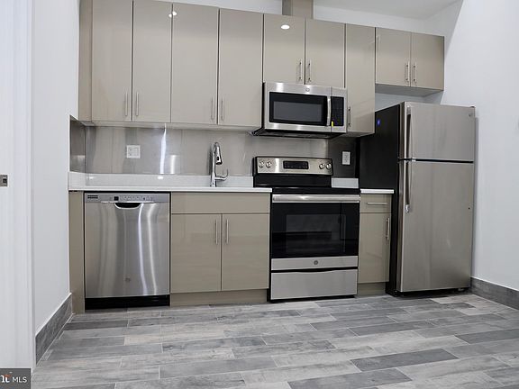 4th image of 1231 Vine St #1