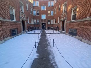 7253 S Bennett Ave, Chicago, IL 60649