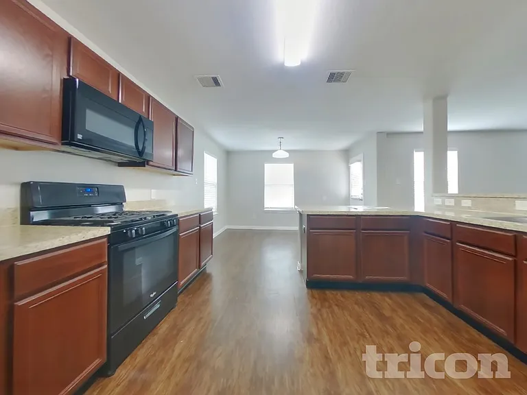 21407 Jamals Way — Photo 6