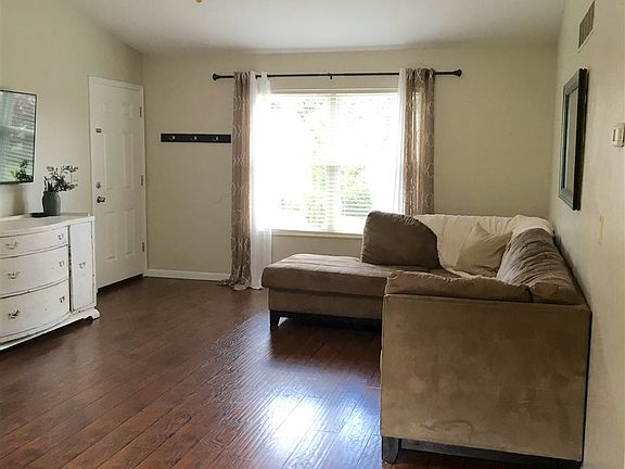 2nd image of 18 Valeside Dr