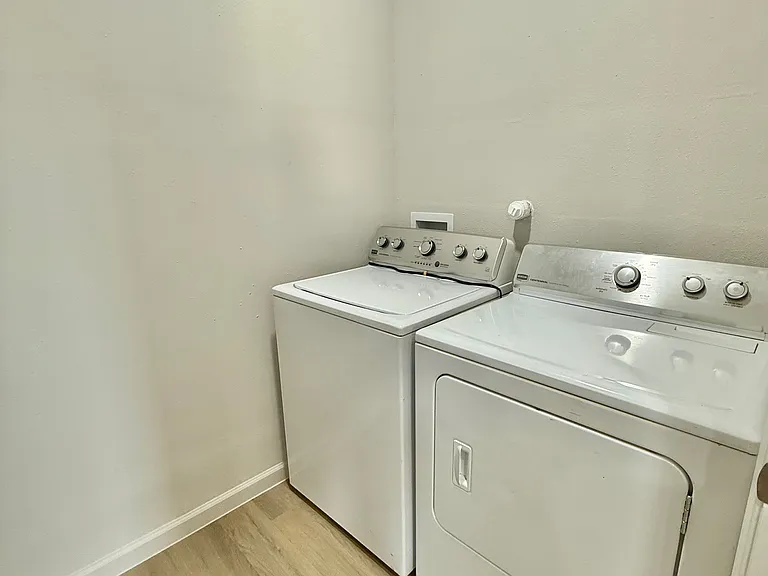 403 Cornell Ave #2 — Photo 9