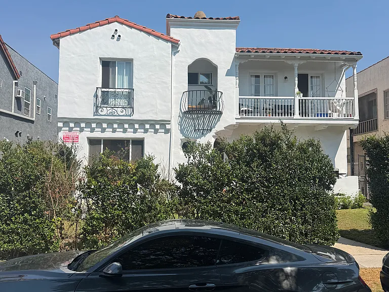 1852 S Sycamore Ave #1852 — Photo 8