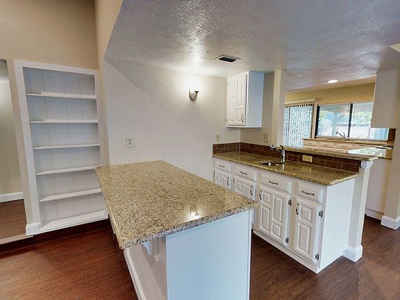 3rd image of 4212 Sweetgum Way