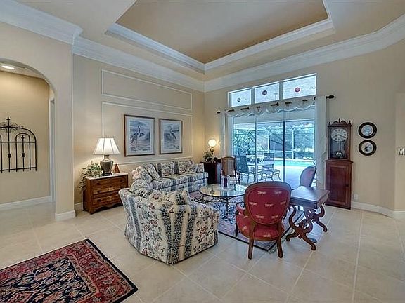 4th image of 409 Autumn Chase Dr