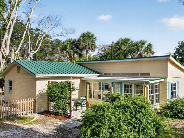 681 Rio Vista Dr, Fort Pierce, FL 34982