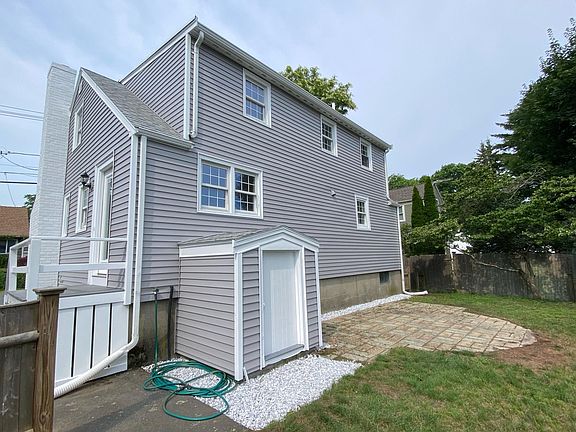 4th image of 125 Village St
